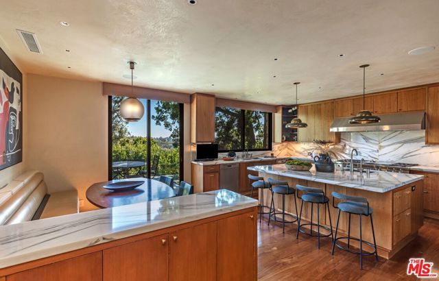 400 Toyopa Drive, Pacific Palisades (los Angeles), CA 90272