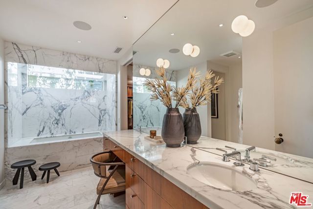 400 Toyopa Drive, Pacific Palisades (los Angeles), CA 90272