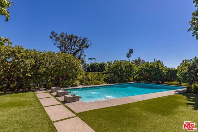 400 Toyopa Drive, Pacific Palisades (los Angeles), CA 90272