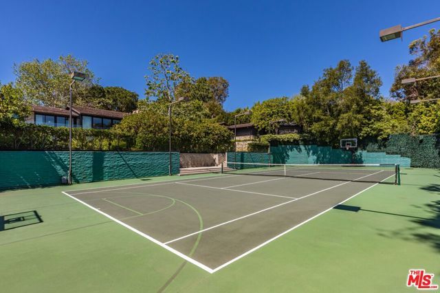400 Toyopa Drive, Pacific Palisades (los Angeles), CA 90272