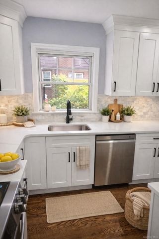 321 Oakford Street, West Hempstead, NY 11552