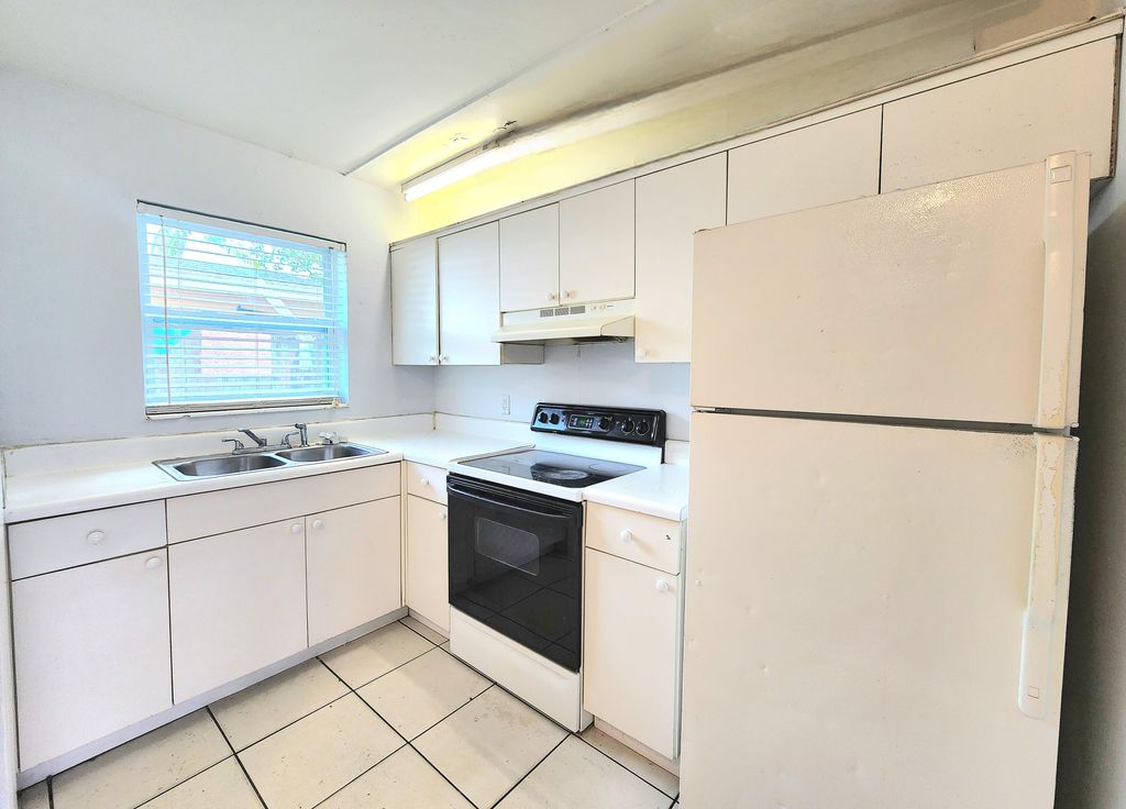 215 SW 1st Court 1-2, Pompano Beach, FL 33060