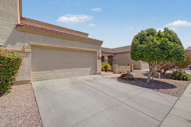 8748 W Wood Drive, Peoria, AZ 85381