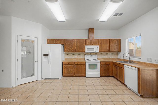 8748 W Wood Drive, Peoria, AZ 85381