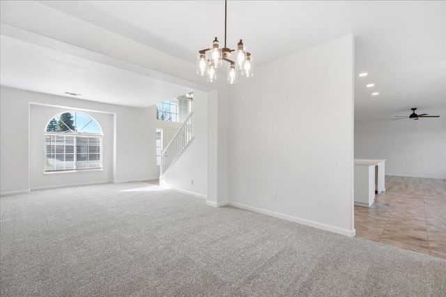 1065 Skyline Dr, Yuba City, CA 95991