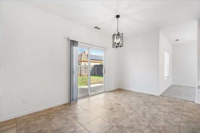 1065 Skyline Dr, Yuba City, CA 95991