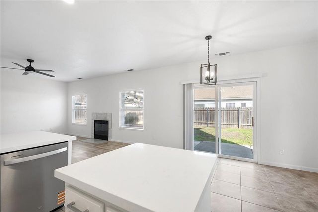 1065 Skyline Dr, Yuba City, CA 95991