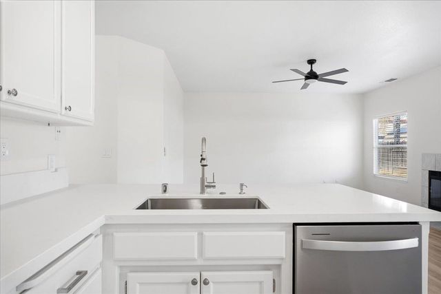 1065 Skyline Dr, Yuba City, CA 95991