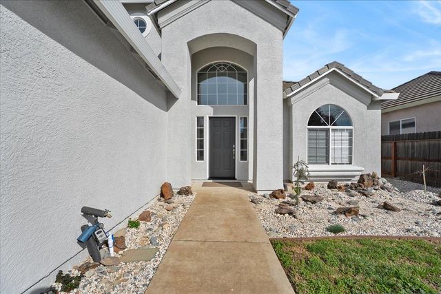 1065 Skyline Dr, Yuba City, CA 95991