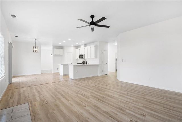 1065 Skyline Dr, Yuba City, CA 95991