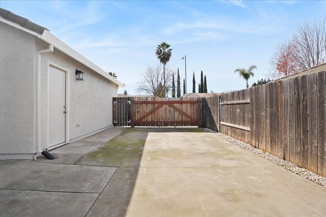 1065 Skyline Dr, Yuba City, CA 95991