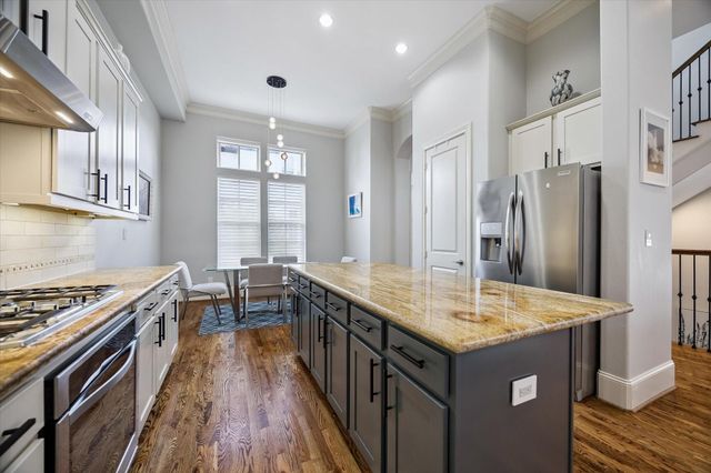 2703 Arabelle Grove, Houston, TX 77007