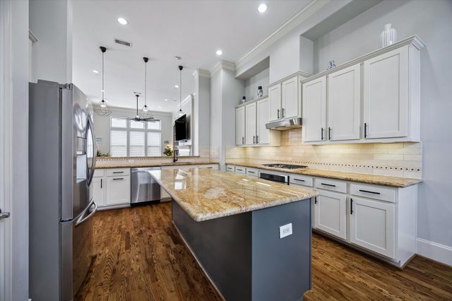 2703 Arabelle Grove, Houston, TX 77007