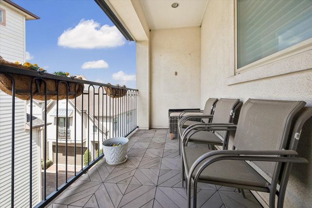 2703 Arabelle Grove, Houston, TX 77007