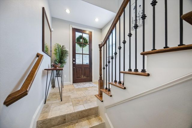 2703 Arabelle Grove, Houston, TX 77007