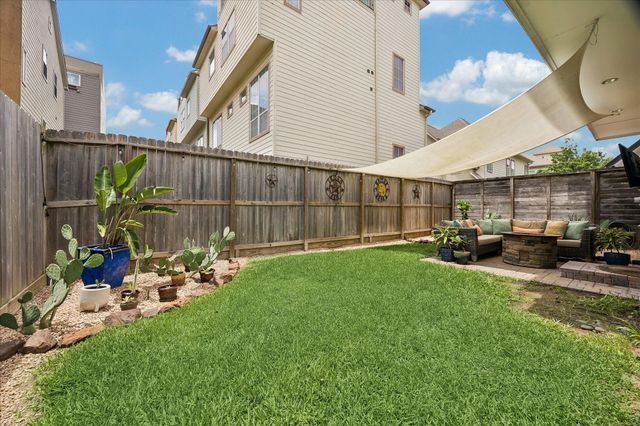2703 Arabelle Grove, Houston, TX 77007