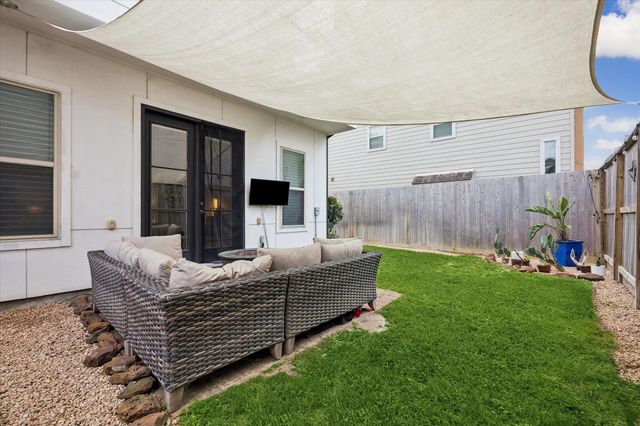 2703 Arabelle Grove, Houston, TX 77007