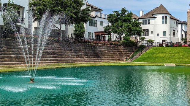 2703 Arabelle Grove, Houston, TX 77007