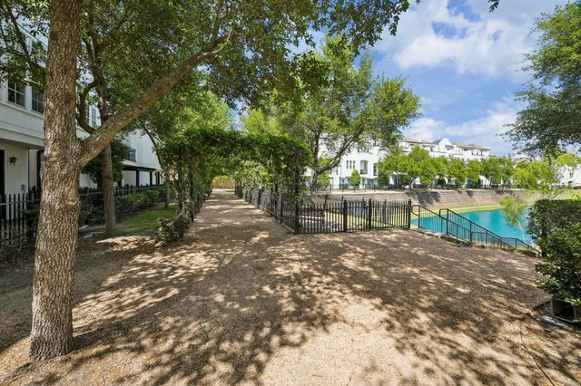 2703 Arabelle Grove, Houston, TX 77007