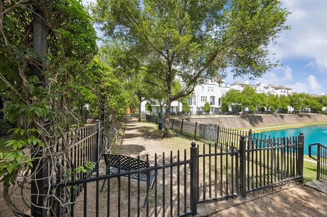 2703 Arabelle Grove, Houston, TX 77007