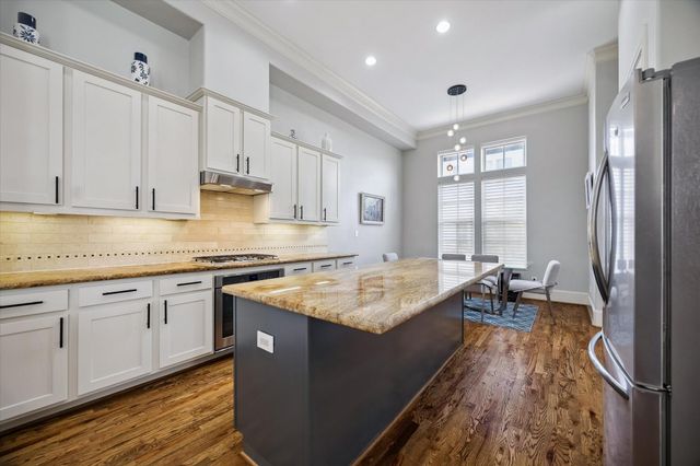 2703 Arabelle Grove, Houston, TX 77007