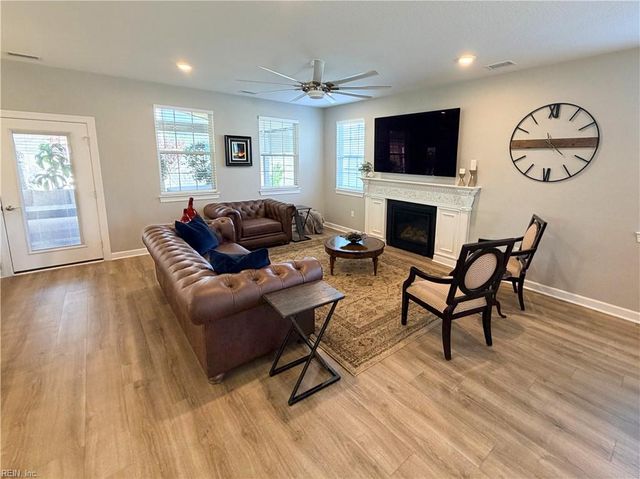 1900 Merano LN, Chesapeake, VA 23322