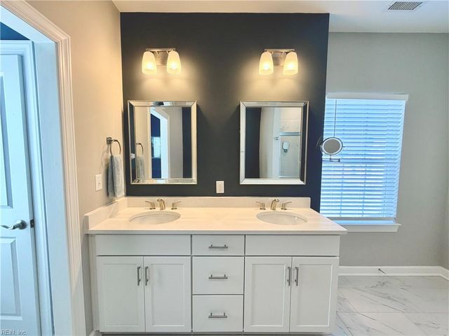 1900 Merano LN, Chesapeake, VA 23322