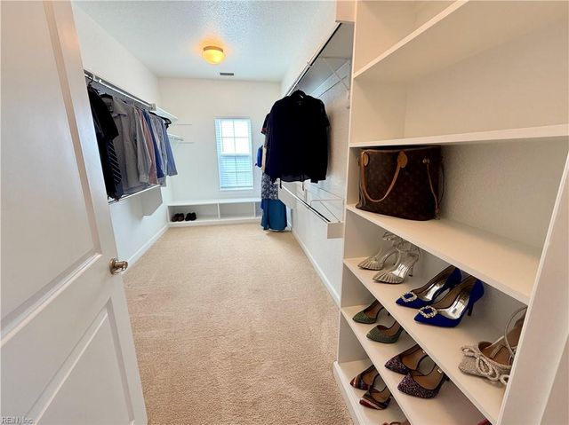 1900 Merano LN, Chesapeake, VA 23322