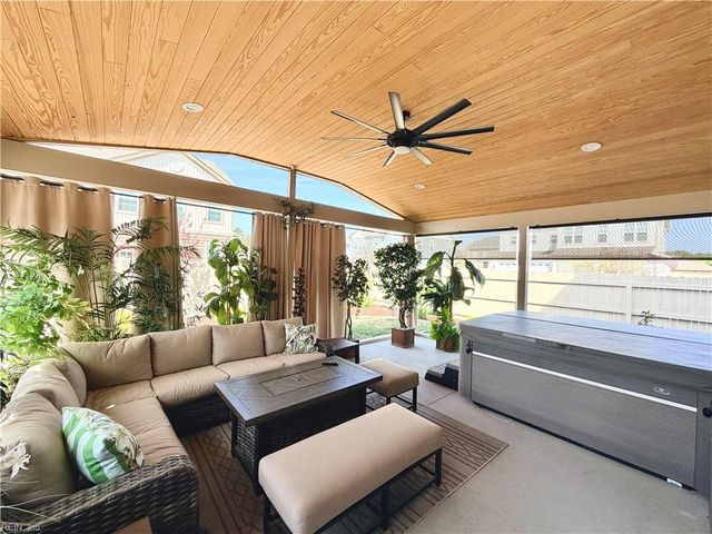 1900 Merano LN, Chesapeake, VA 23322