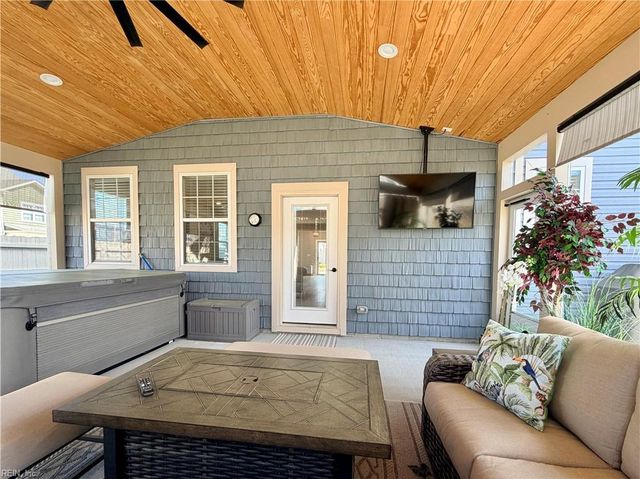 1900 Merano LN, Chesapeake, VA 23322