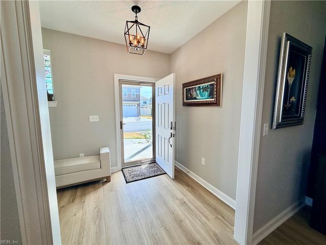 1900 Merano LN, Chesapeake, VA 23322