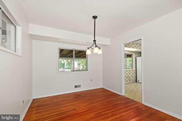4802 RAVENSWORTH RD, Annandale, VA 22003