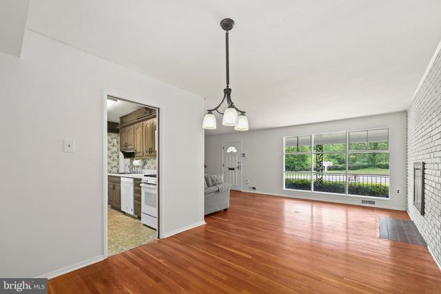 4802 RAVENSWORTH RD, Annandale, VA 22003