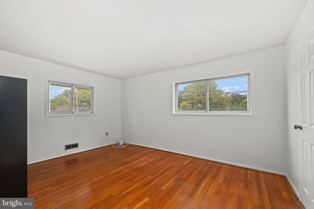 4802 RAVENSWORTH RD, Annandale, VA 22003