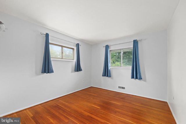 4802 RAVENSWORTH RD, Annandale, VA 22003