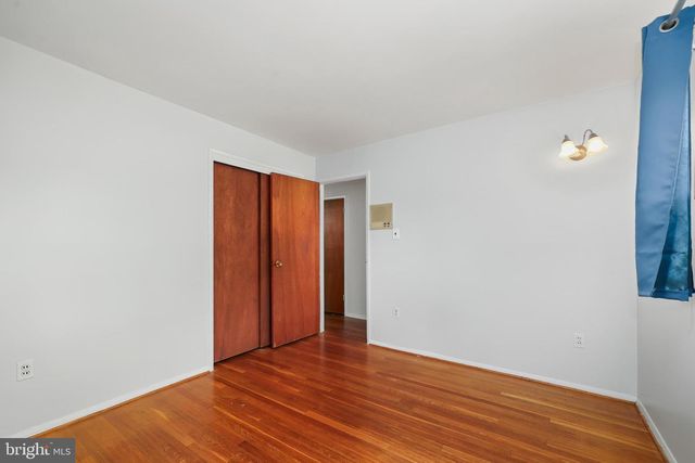 4802 RAVENSWORTH RD, Annandale, VA 22003