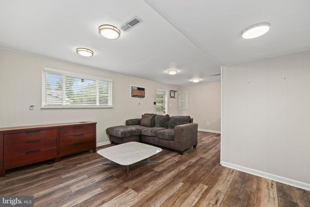4802 RAVENSWORTH RD, Annandale, VA 22003