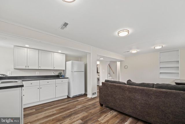 4802 RAVENSWORTH RD, Annandale, VA 22003
