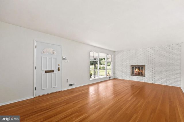 4802 RAVENSWORTH RD, Annandale, VA 22003