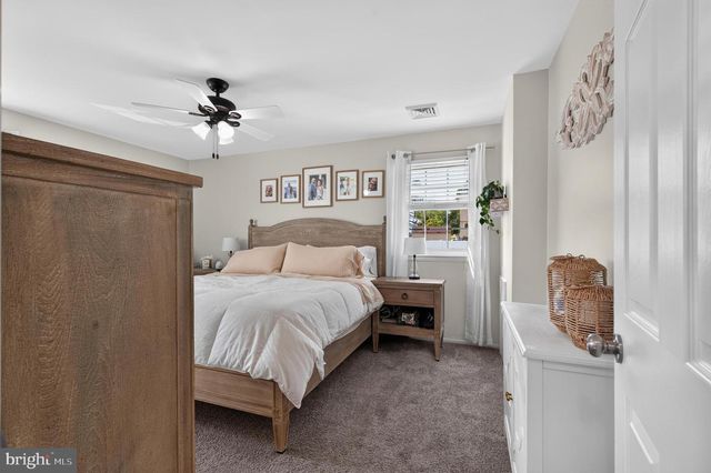 2 CATHY LN, Aston, PA 19014
