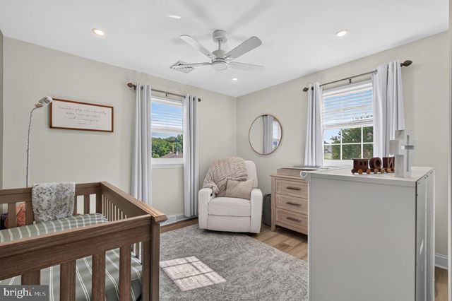 2 CATHY LN, Aston, PA 19014