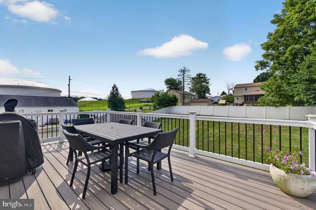 2 CATHY LN, Aston, PA 19014