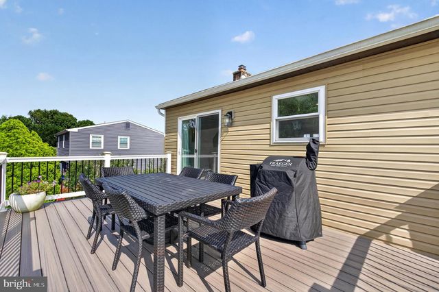 2 CATHY LN, Aston, PA 19014