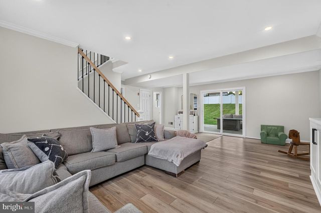 2 CATHY LN, Aston, PA 19014