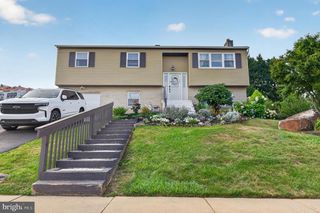2 CATHY LN, Aston, PA 19014
