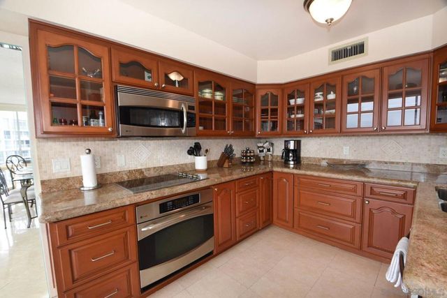 1760 Avenida Del Mundo 1409, Coronado, CA 92118