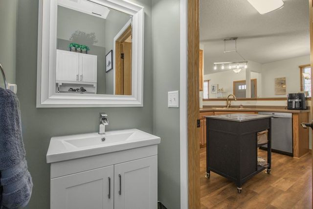 2066 Mockingbird Avenue, Shakopee, MN 55379