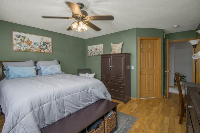 2066 Mockingbird Avenue, Shakopee, MN 55379