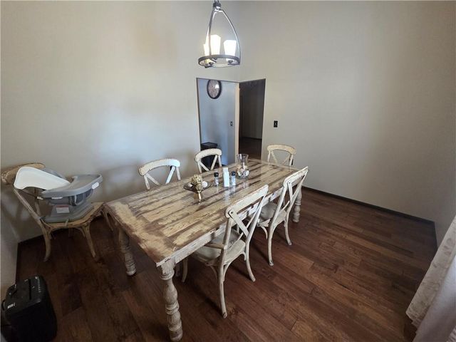 129 NW 251st Road, Clinton, MO 64735