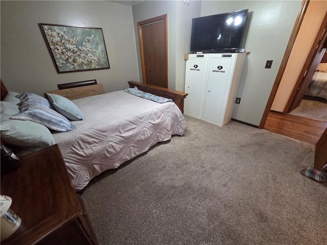 129 NW 251st Road, Clinton, MO 64735
